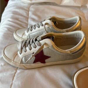 Vintage Havana White and Burgundy Star Sneakers